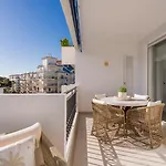Two Bedroom - Sea View דירה *